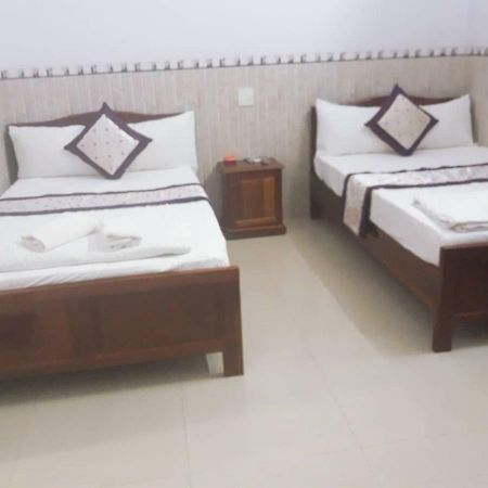 Minh Minh Hotel Куинён Экстерьер фото