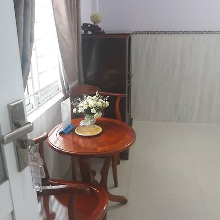 Minh Minh Hotel Куинён Экстерьер фото