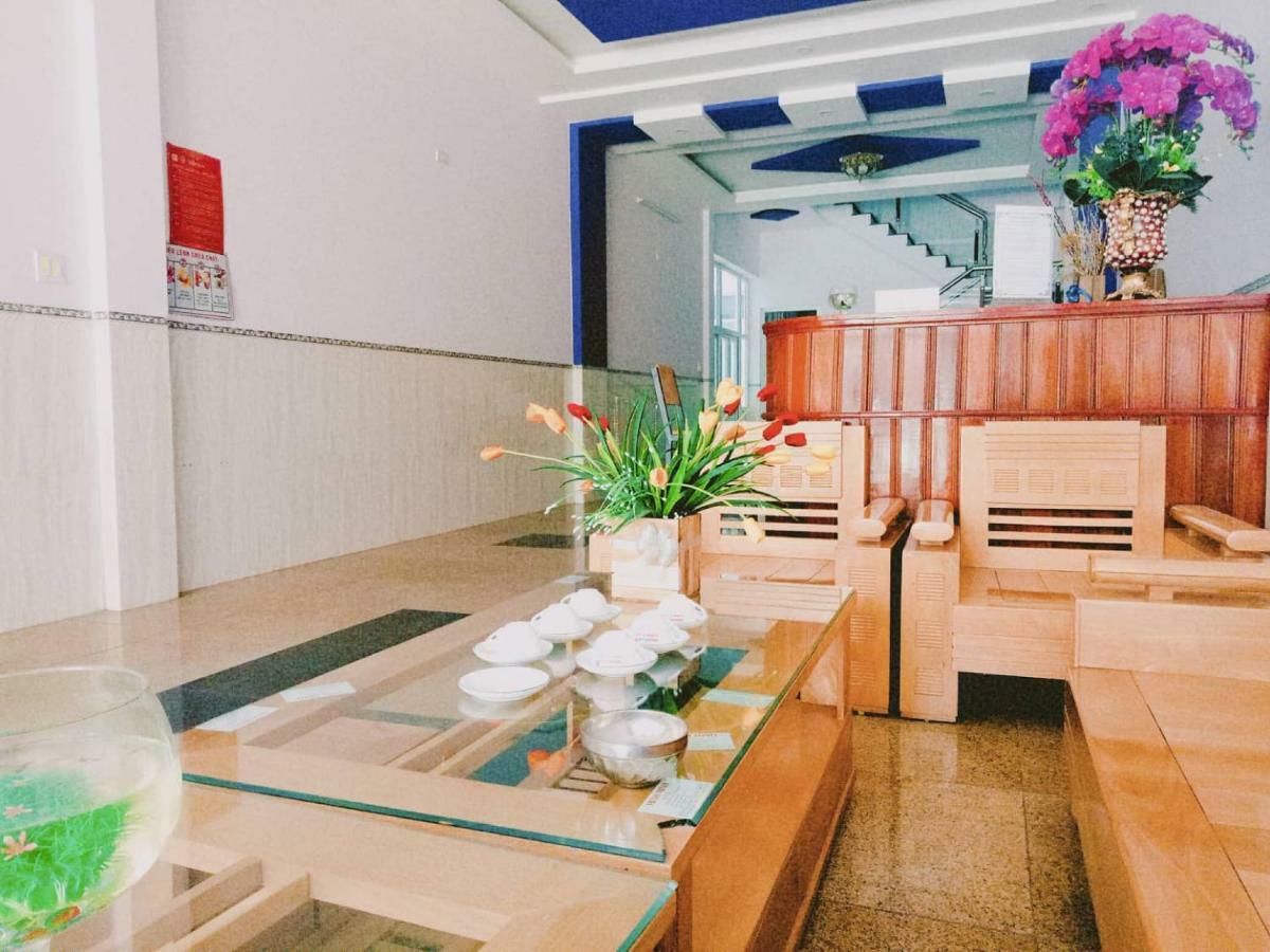 Minh Minh Hotel Куинён Экстерьер фото