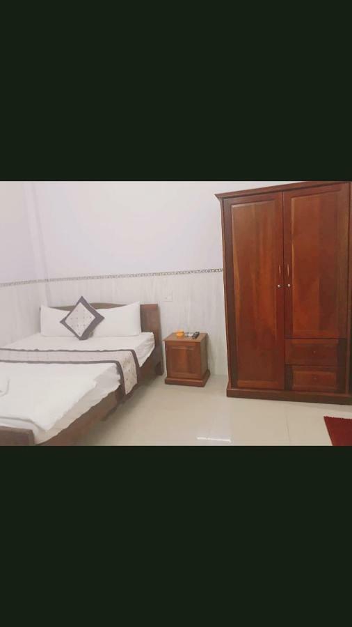 Minh Minh Hotel Куинён Экстерьер фото