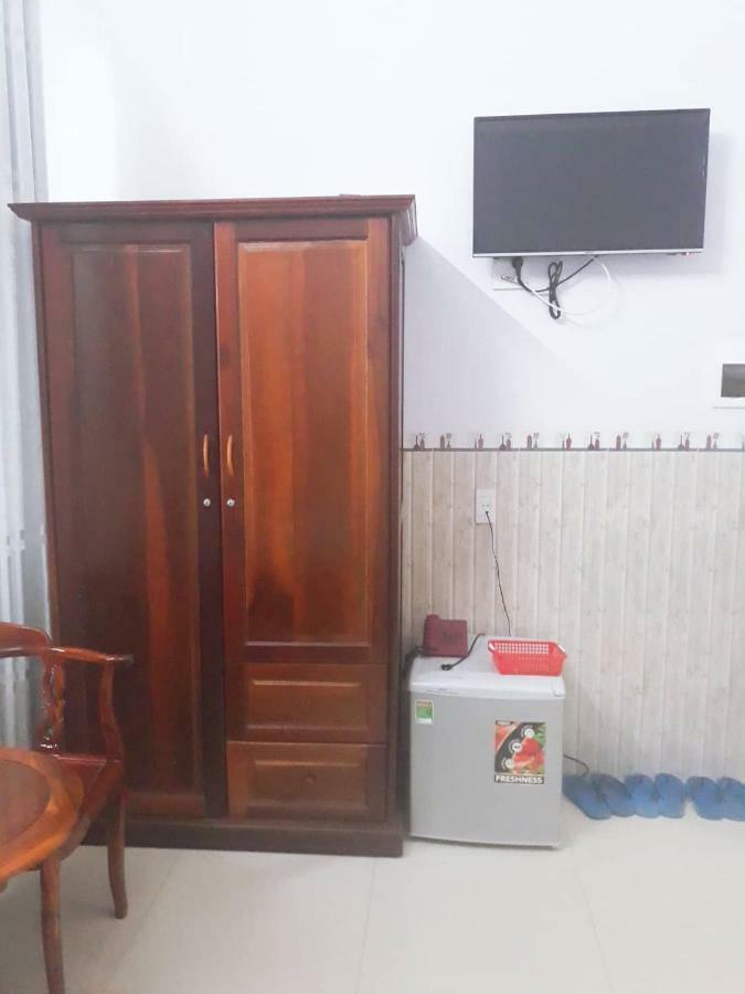 Minh Minh Hotel Куинён Экстерьер фото