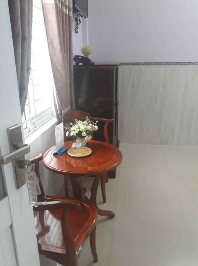 Minh Minh Hotel Куинён Экстерьер фото